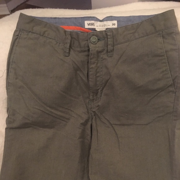 Men’s Vans shorts - Picture 2 of 4